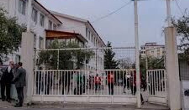 Ayser Çalık Ortaokulu boşaltılıyor