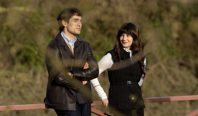 Apar Topar Diziden Çıkarılan Oyuncuya Tepki Yağıyor!