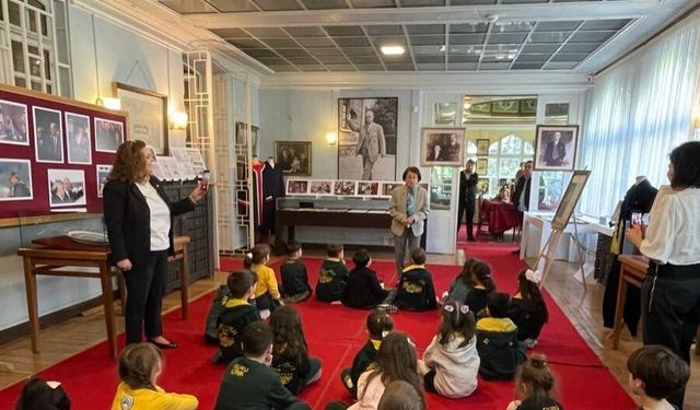 Pembe Köşk’te Erdal İnönü’nün 100. yılına özel sergi kapılarını açtı!