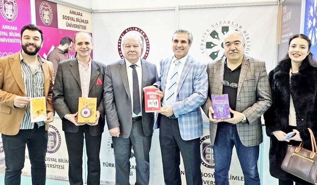 Ankara Gazeteciler ve Yazarlar Derneği’nden 23. Ankara Kitap Fuarı’na ziyaret