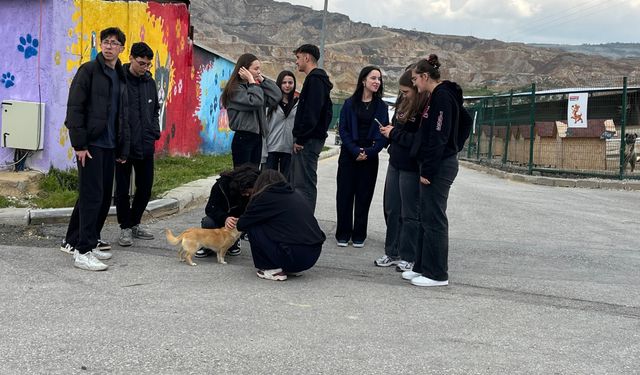 Mamak’ta öğrencilerden can dostlara anlamlı ziyaret