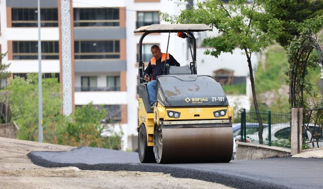 Mamak’ta Asfalt Seferberliği: Yollar Yenileniyor