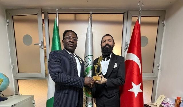 Akif Manaf’a “Nijerya-Türkiye Dostluk ve Barış Ödülü”