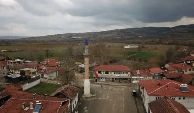 Cami Yıkıldı Minare Kaldı: Köyün Tarihi Sembolü
