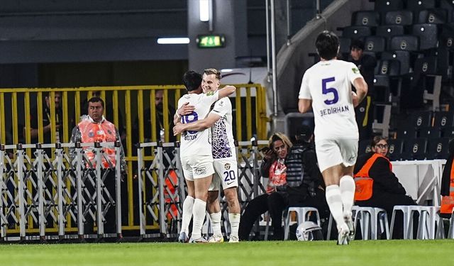 Fenerbahçe’den Müthiş Geri Dönüş Yetmedi: Eyüpspor ile 3-3 Berabere