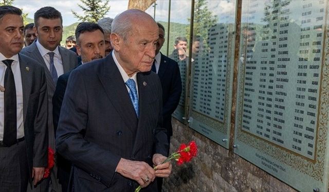 MHP Genel Başkanı Bahçeli, Ülkücü Şehitler Anıtı'na Gitti