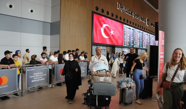 85 Bin Türk Hacının Yurda Dönüşü Başladı