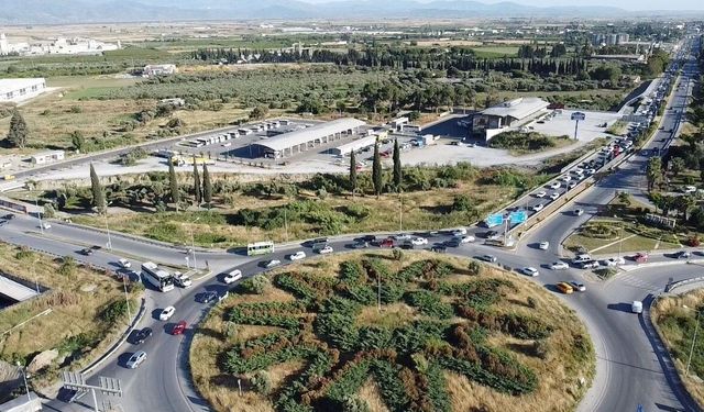 Aydın'da Tatil Dönüşü Yoğunluğu Yaşanıyor