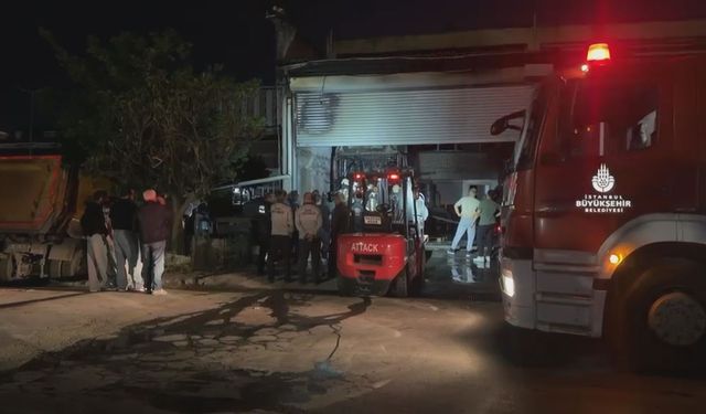Başakşehir’de Sanayi Sitesinde TIR Yangını