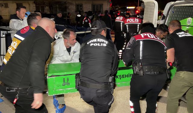 Cami Önünde Başından Vurulmuş Halde Bulundu