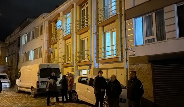 Evinde ölü bulundu