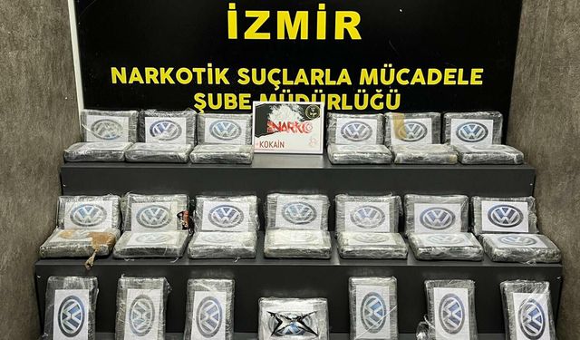 İzmir'de 39 kilo kokain, 21 kilo skunk ele geçirildi