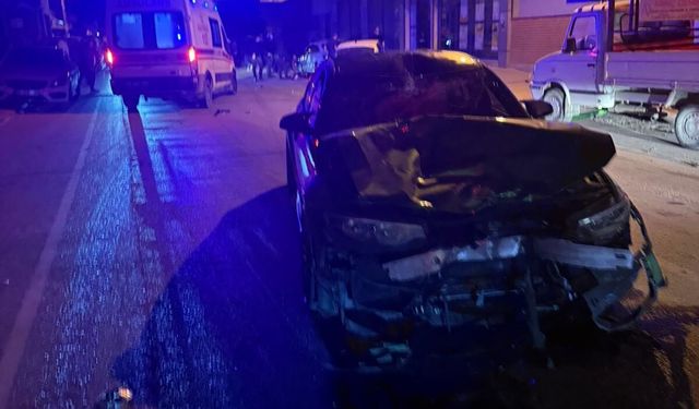Otomobille motosiklet çarpıştı, bir ölü!