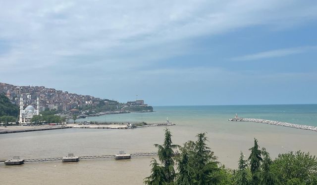 Zonguldak'ta denizin rengi değişti