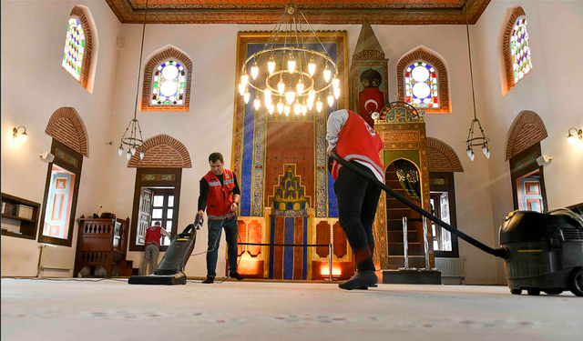 Ankara Büyükşehir Belediyesi’nden Bayram Öncesi Temizlik Seferberliği