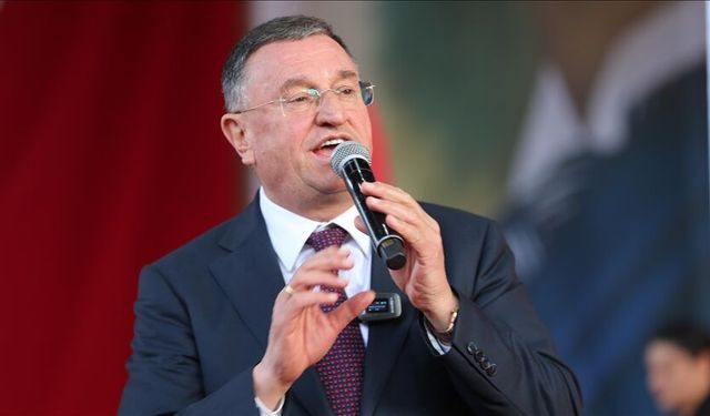 Lütfü Savaş’tan Kurultay Kararı Sonrası İlk Değerlendirme: “Türk Demokrasisi İçin Hayırlı Olsun”