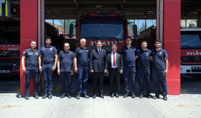 Özer Kasap’tan Belediye Personeline Bayram Ziyareti