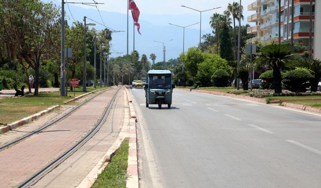 Antalya'da hissedilen sıcaklık 47 dereceye ulaştı