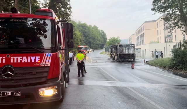 Beykoz'da İETT otobüsü alev alev yandı