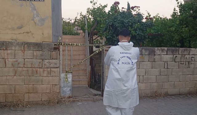 Evinde ölü bulundu