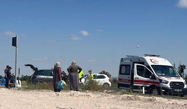 Nevşehir'de otomobiller çarpıştı