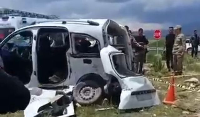 Van'da feci kaza; 4 ölü, 2 yaralı