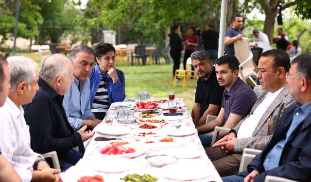 Güner, Bahar Şenliğinde Hemşehrileriyle Buluştu