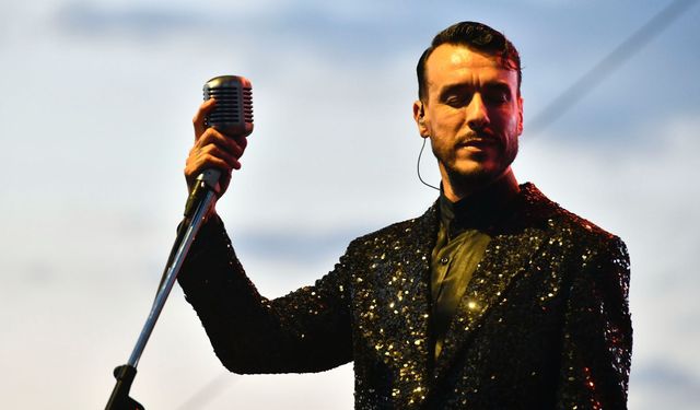 Ankara’da Yaz Konserleri Başladı: Cem Adrian Çayyolu’nu Salladı!