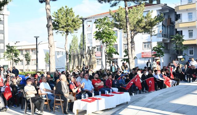 Haymana’da Milli Takım İçin Tek Yürek: Dev Ekranda Maç Heyecanı Yaşandı