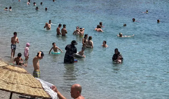 Bodrum’da Kavurucu Sıcaklık: Plajlar Doldu Taştı