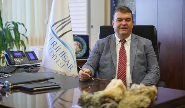 Seferihisar Belediye Başkanı İsmail Yetişkin Gözaltına Alındı