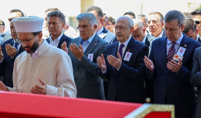 Kılıçdaroğlu Cenaze Törenine Katıldı