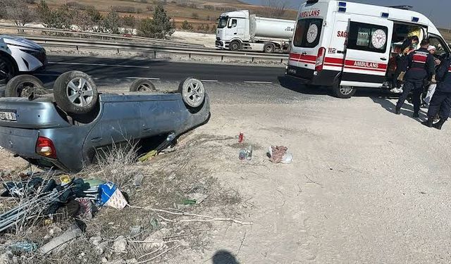 Eskişehir'de takla atan taksideki 2 yolcu yaralandı