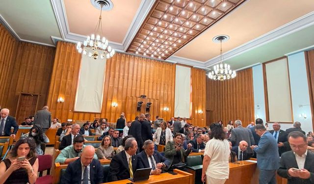 TBMM'de Kritik Bekleyiş; Milletvekilleri Salonu Doldurdu!