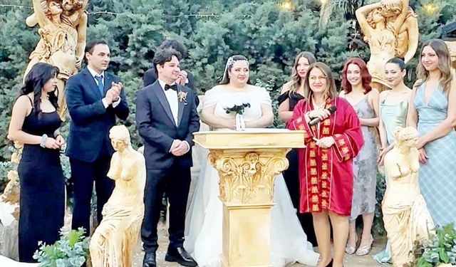 Sanat Dünyasını Buluşturan Masalsı Düğün!