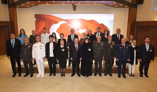 Bakan Güler, şehit aileleri ve gazilerle bir araya geldi!