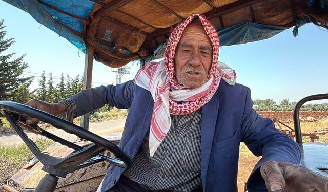 Eşini değiştirdi, traktörünü değiştirmedi: 50 yıllık yol arkadaşlığı