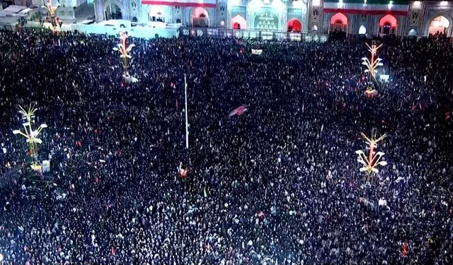 İran'ın eski lideri Hamaney toprağa verildi!
