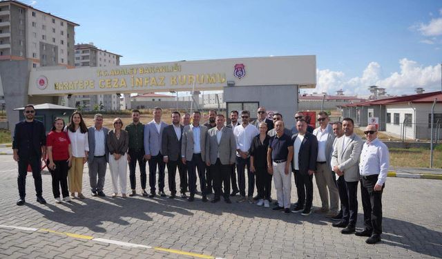 Özgür Özel'den, Deniz Göktaş'a cezaevinde ziyaret!