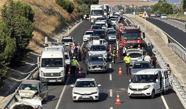Tekirdağ-İstanbul Yolunda Zincirleme Kaza! 7 Araç Çarpıştı