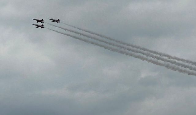 Türk Yıldızları’ndan NATO Zirvesi kapsamında Ankara semalarında gösteri uçuşu