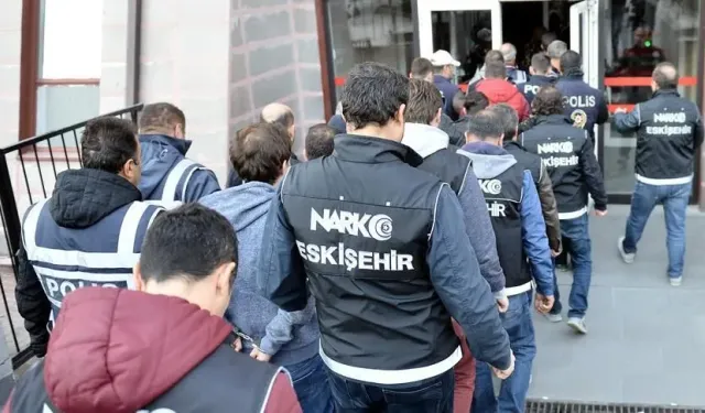 İranlı şüphelinin vücudundan 432 gram metamfetamin çıktı
