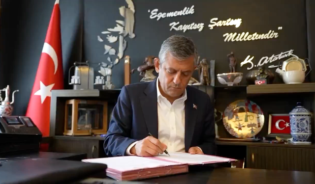 Özgür Özel CHP'den İstifa Etti!