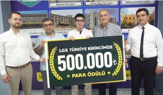 500 Tam Puan Alan Öğrenciye 500 Bin TL Destek