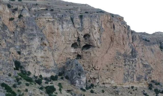 Malatya'da inşaat kazısında insan kemikleri ve 2 kafatası bulundu