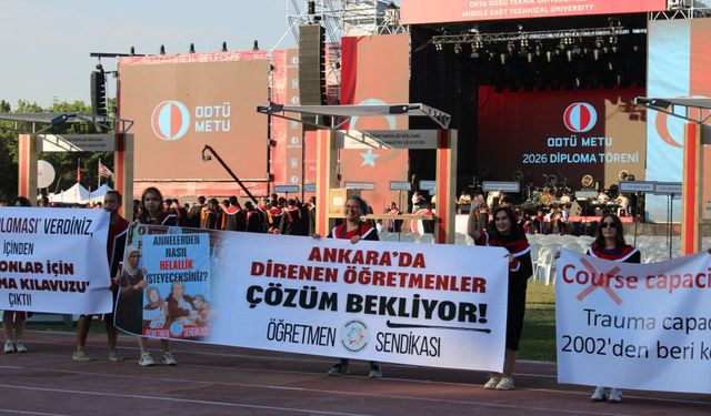 ODTÜ Mezuniyetinde Öğretmen Direnişine Destek!