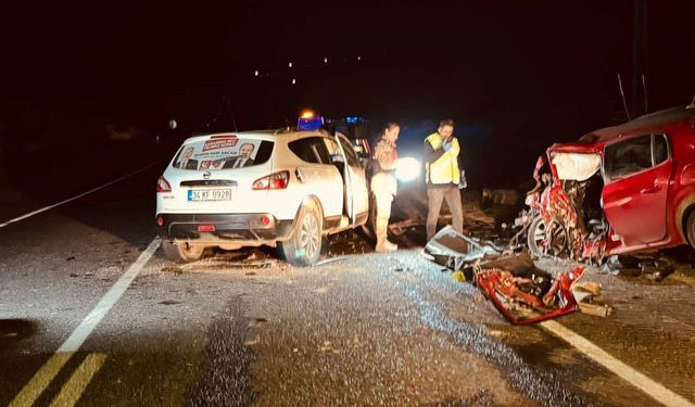 Şanlıurfa'da iki araç çarpıştı: 2 ölü, 9 yaralı