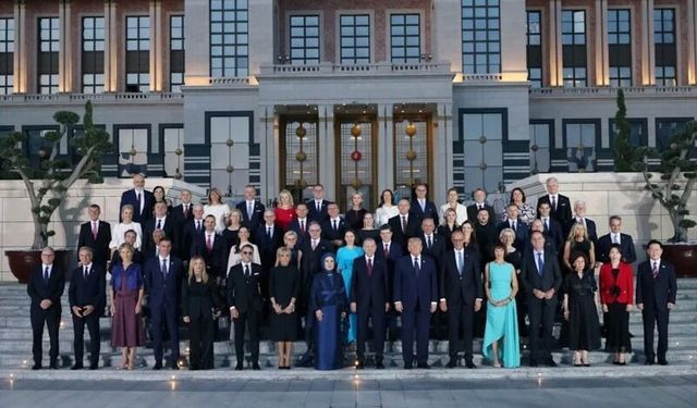 BEŞTEPE'DE NATO AİLE FOTOĞRAFI