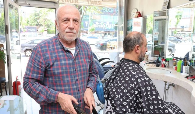 61 Yıldır Makasını Bırakmadı! Keçiörenli Berberden Gençlere Ahilik Dersi