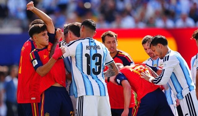 Dünya Kupası finalindeki olaylara FIFA'dan ağır ceza